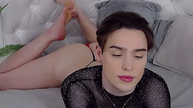 RobbyCharming online show from April 11, 7:45 am