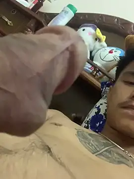 Hullax online show from November 8, 4:54 pm