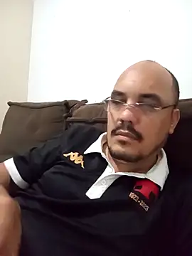 RobertoBuzios22 online show from December 14, 11:56 pm