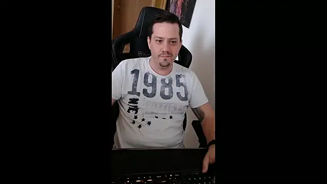 skrottum online show from February 19, 11:06 am