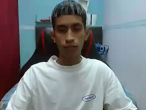 Angelstripboy online show from March 6, 11:46 pm