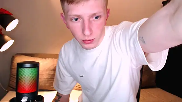 juliaanddima online show from November 2, 9:08 pm