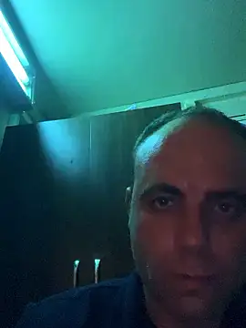 Snapshot of mustican422 chatting on December 6, 2:13 am mustican422 online show from December 6, 2:13 am