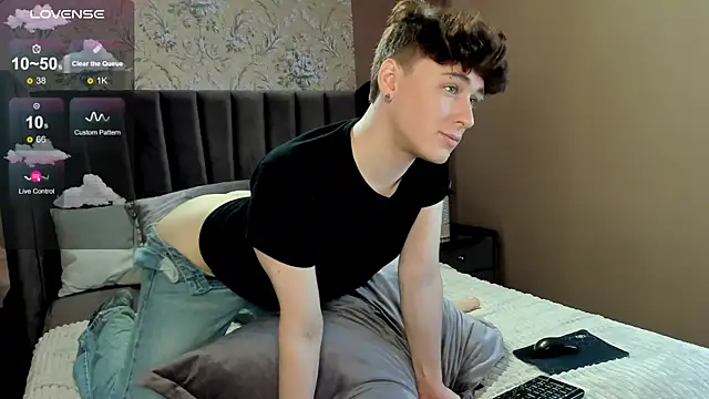  YummyTony  online show from February 27, 2:17 pm