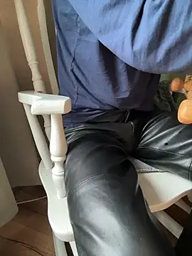 Mrbighardcock online show from April 3, 7:27 am