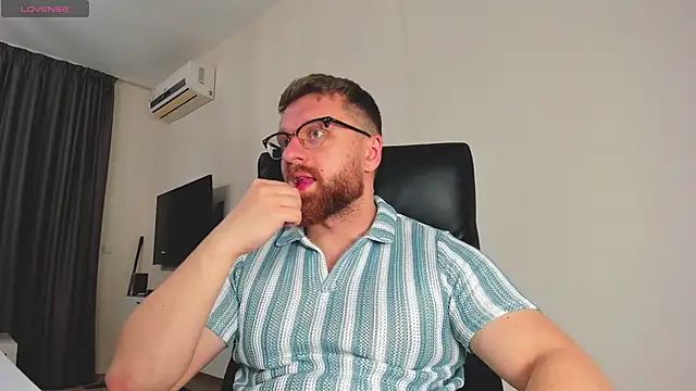 Findom guy online show from March 10, 2:56 pm