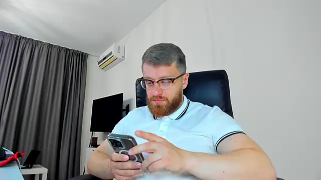 Findom guy online show from April 7, 12:38 pm