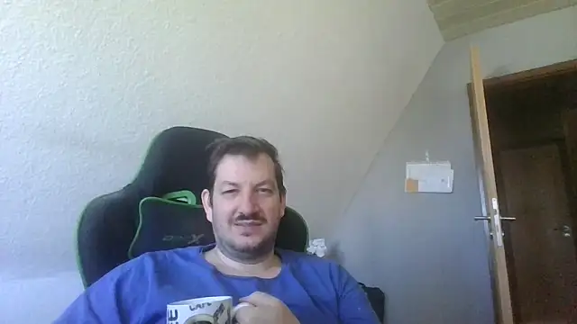 Snapshot of Golffahrer1982 chatting on September 23, 8:57 am Golffahrer1982 online show from September 23, 8:57 am