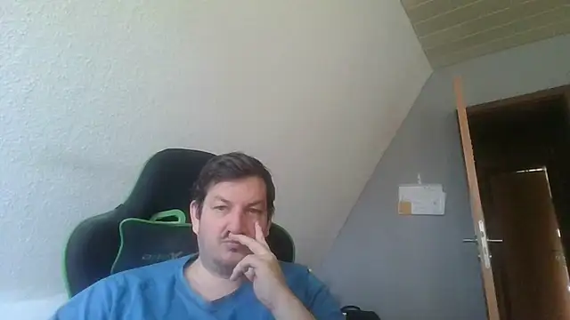 Snapshot of Golffahrer1982 chatting on October 5, 10:19 am Golffahrer1982 online show from October 5, 10:19 am