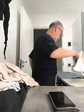 DarrenSullivanSlut online show from October 6, 9:25 am