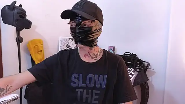 AcidMilo online show from February 7, 9:04 pm