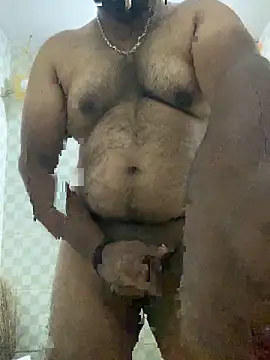 Snapshot of Honeydick7 chatting on December 11, 3:47 am Honeydick7 online show from December 11, 3:47 am