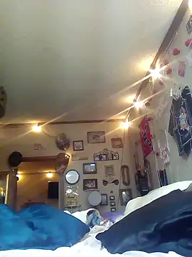 ClydeCan409 online show from April 9, 10:49 pm