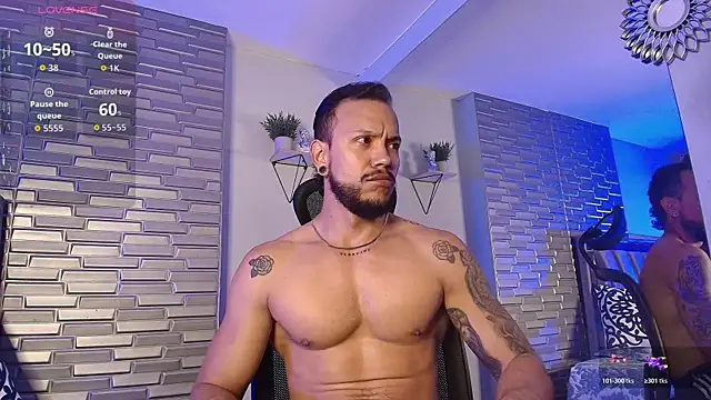 ARON TAYLER01 online show from April 16, 10:37 am