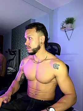 ARON TAYLER01 online show from January 13, 12:42 pm