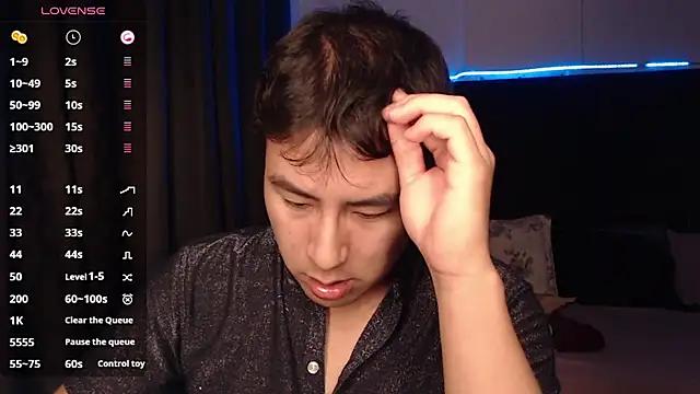 andrewmhilton  online show from November 18, 7:01 am