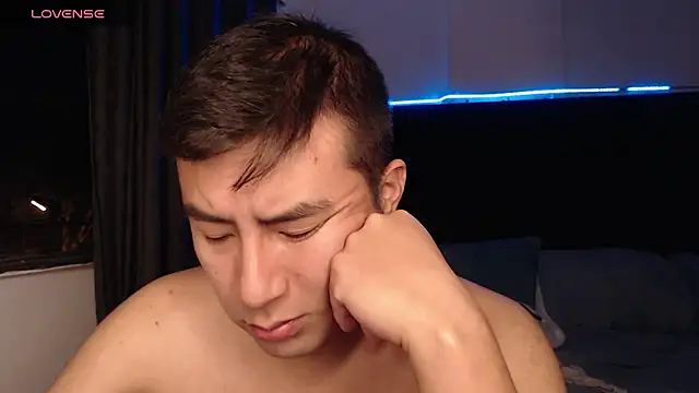 andrewmhilton  online show from October 24, 6:48 am