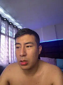 Snapshot of andrewmhilton_ chatting on October 16, 5:32 pm andrewmhilton online show from October 16, 5:32 pm