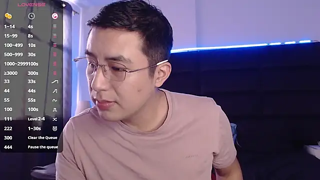 Snapshot of andrewmhilton_ chatting on February 5, 9:29 pm andrewmhilton online show from February 5, 9:29 pm