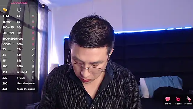 Snapshot of andrewmhilton_ chatting on February 2, 8:19 pm andrewmhilton online show from February 2, 8:19 pm