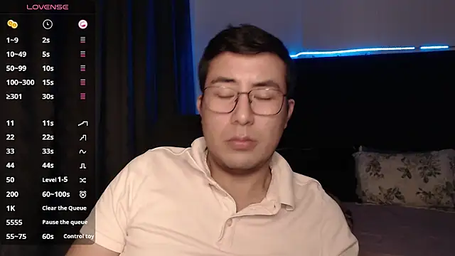 andrewmhilton  online show from November 16, 6:37 am