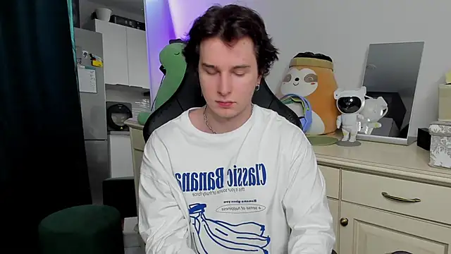 Vincent Strong online show from April 19, 9:20 am