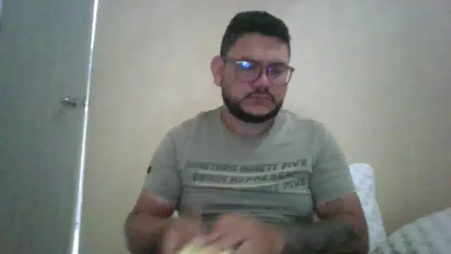 Snapshot of Phillipsglass chatting on January 11, 3:31 pm Phillipsglass online show from January 11, 3:31 pm