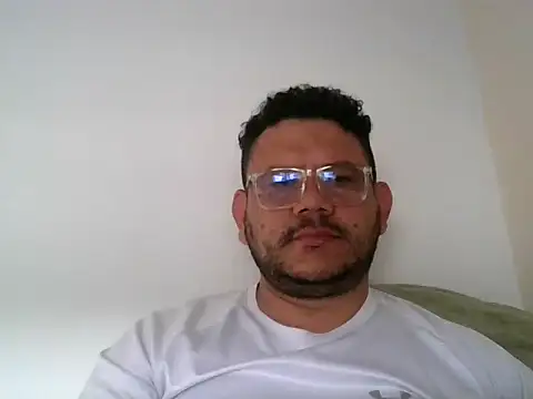 Snapshot of Phillipsglass chatting on September 14, 6:32 pm Phillipsglass online show from September 14, 6:32 pm