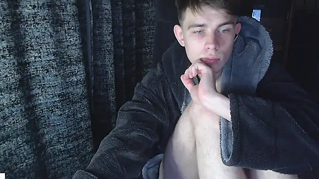 Student Oliver online show from November 9, 8:02 pm