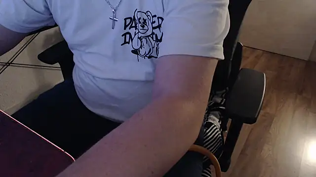 sweetsmile93 online show from December 9, 10:48 pm