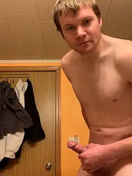 slutboy42000 online show from January 15, 4:25 am