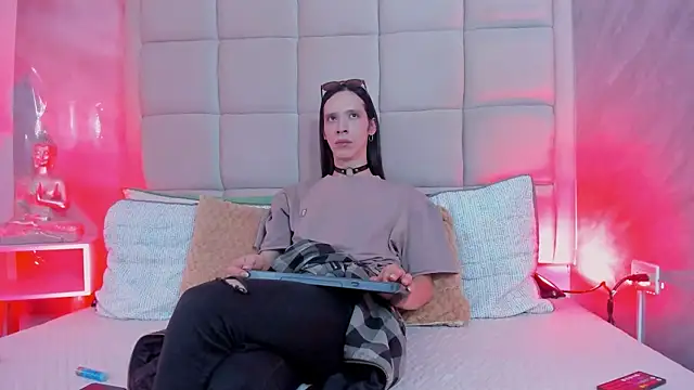 Hecatee 77 online show from November 19, 7:47 pm