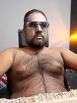 Rayansmith  online show from February 9, 4:50 pm