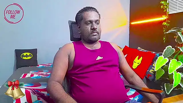 Rayansmith  online show from December 15, 6:59 pm