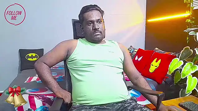 Rayansmith  online show from December 12, 7:04 pm