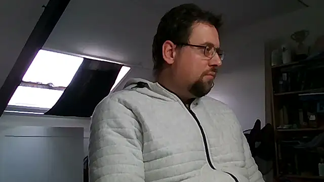 rdewaard81 online show from December 4, 12:34 pm