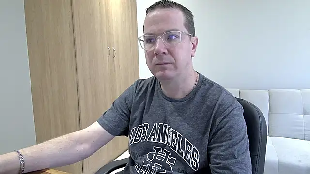 BrettJ81 online show from October 23, 10:51 am