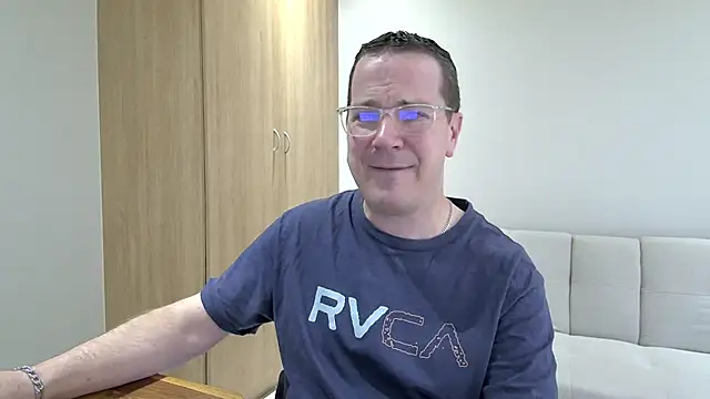 BrettJ81 online show from September 8, 2:38 pm