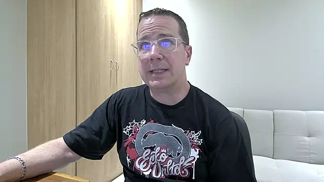 BrettJ81 online show from November 28, 5:15 pm