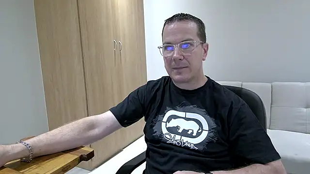 BrettJ81 online show from March 4, 3:04 pm