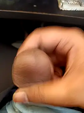 u wan me online show from March 5, 7:37 am