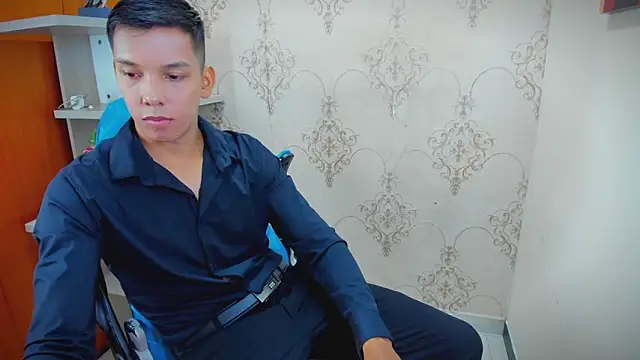 Edwin Blaz online show from October 24, 9:05 pm